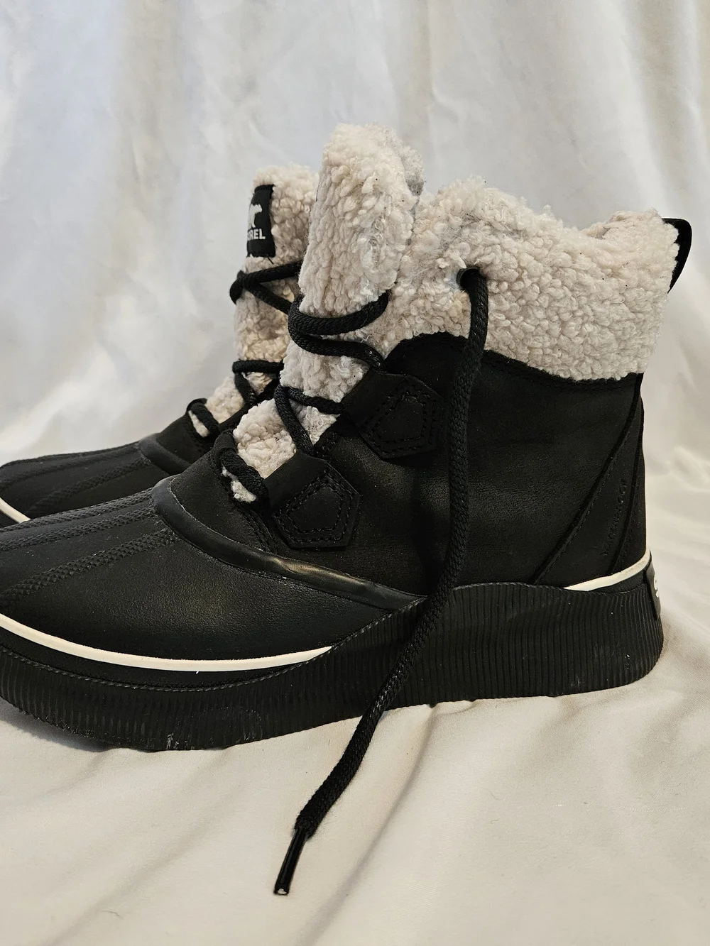 SOREL- Women's Out N ABOUT IV CHILLZ Waterproof Boots W/ Sherpa Lining SZ 9